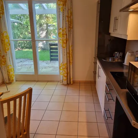 Bms Balance - Gemuetliche 4 Sterne Moeblierung Neben Dem Parkhotel Apartment